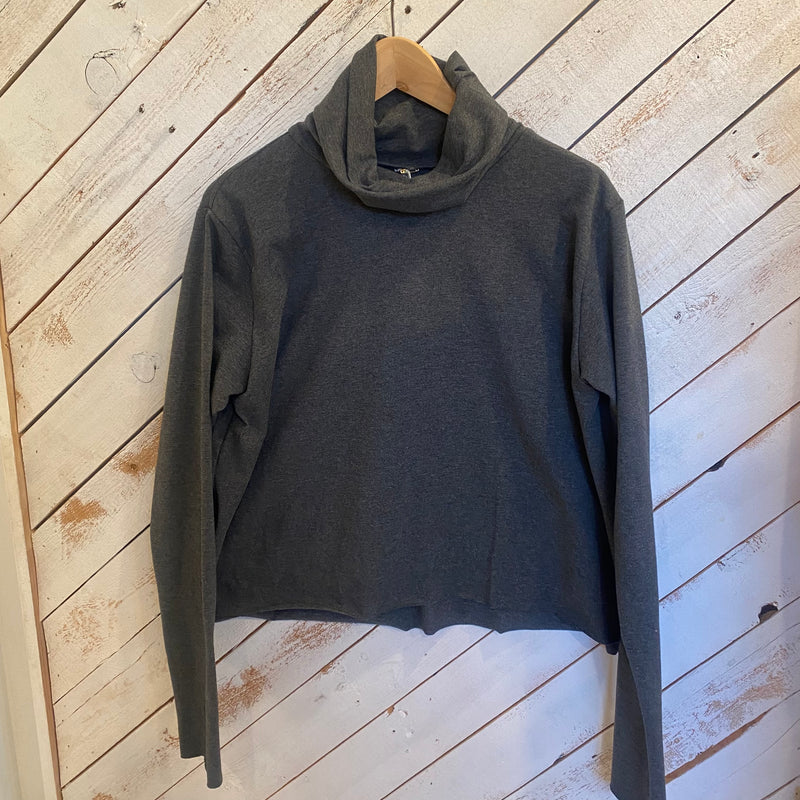 Boxy Crop Turtleneck