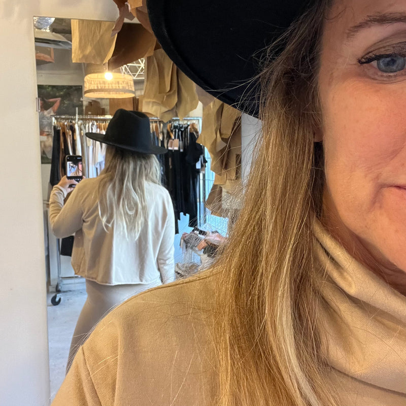 Boxy Crop Turtleneck