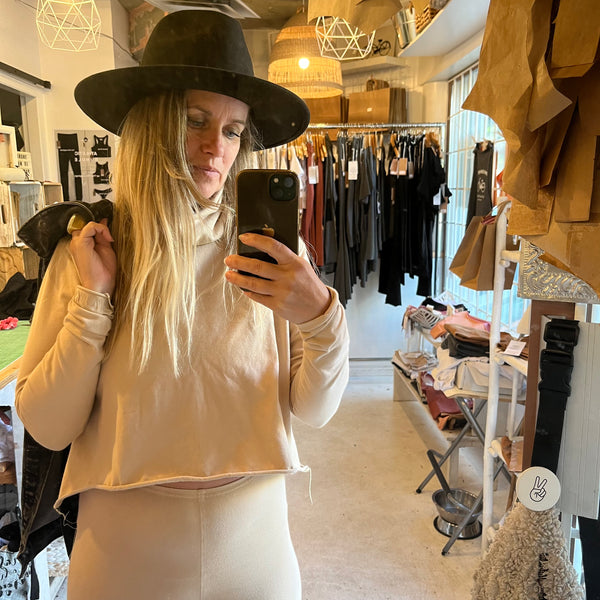 Boxy Crop Turtleneck