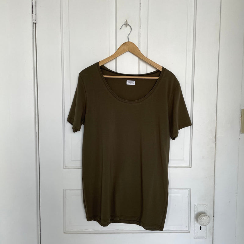 SALE Men's Scoop Neck T | olive